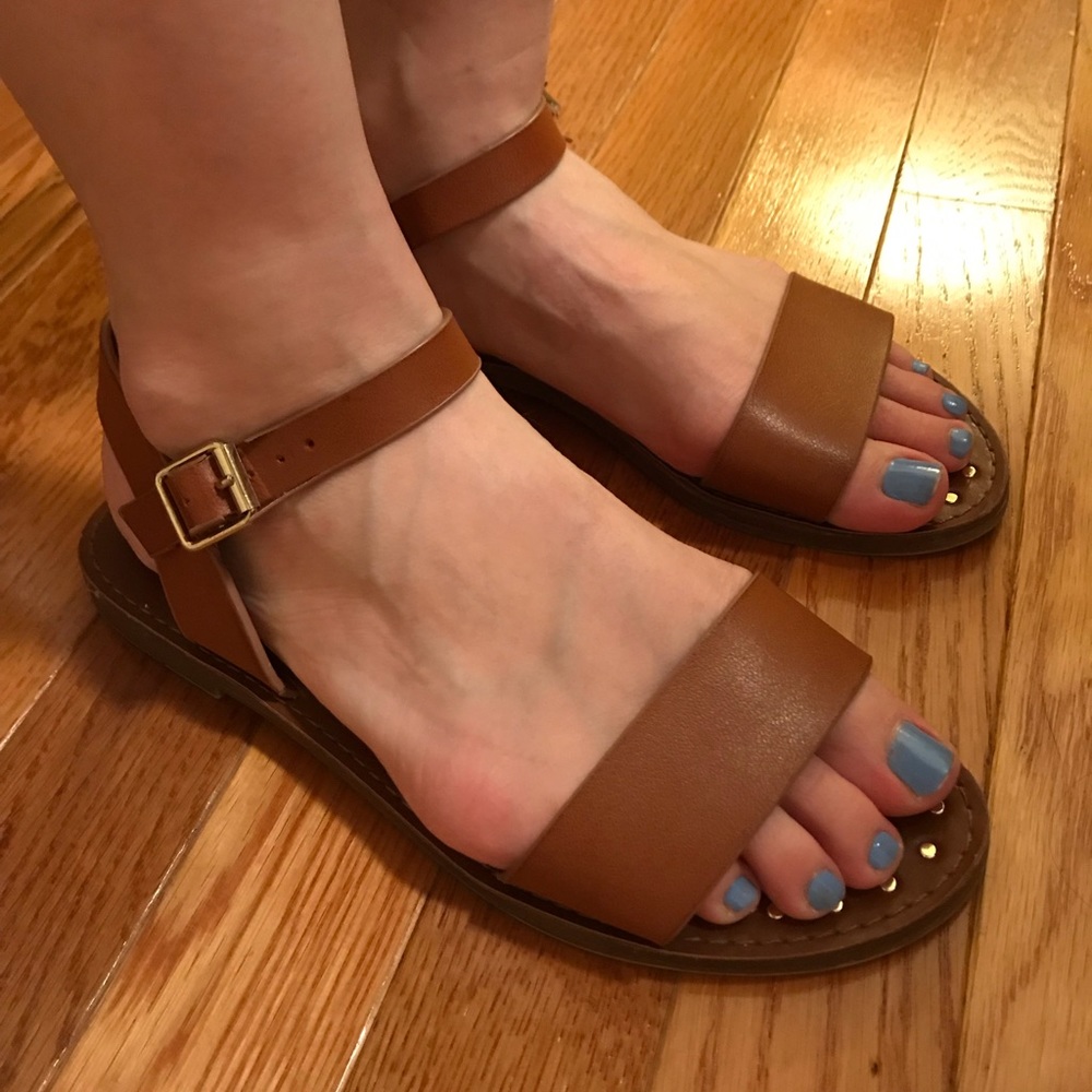 Steve Madden brown flat sandals